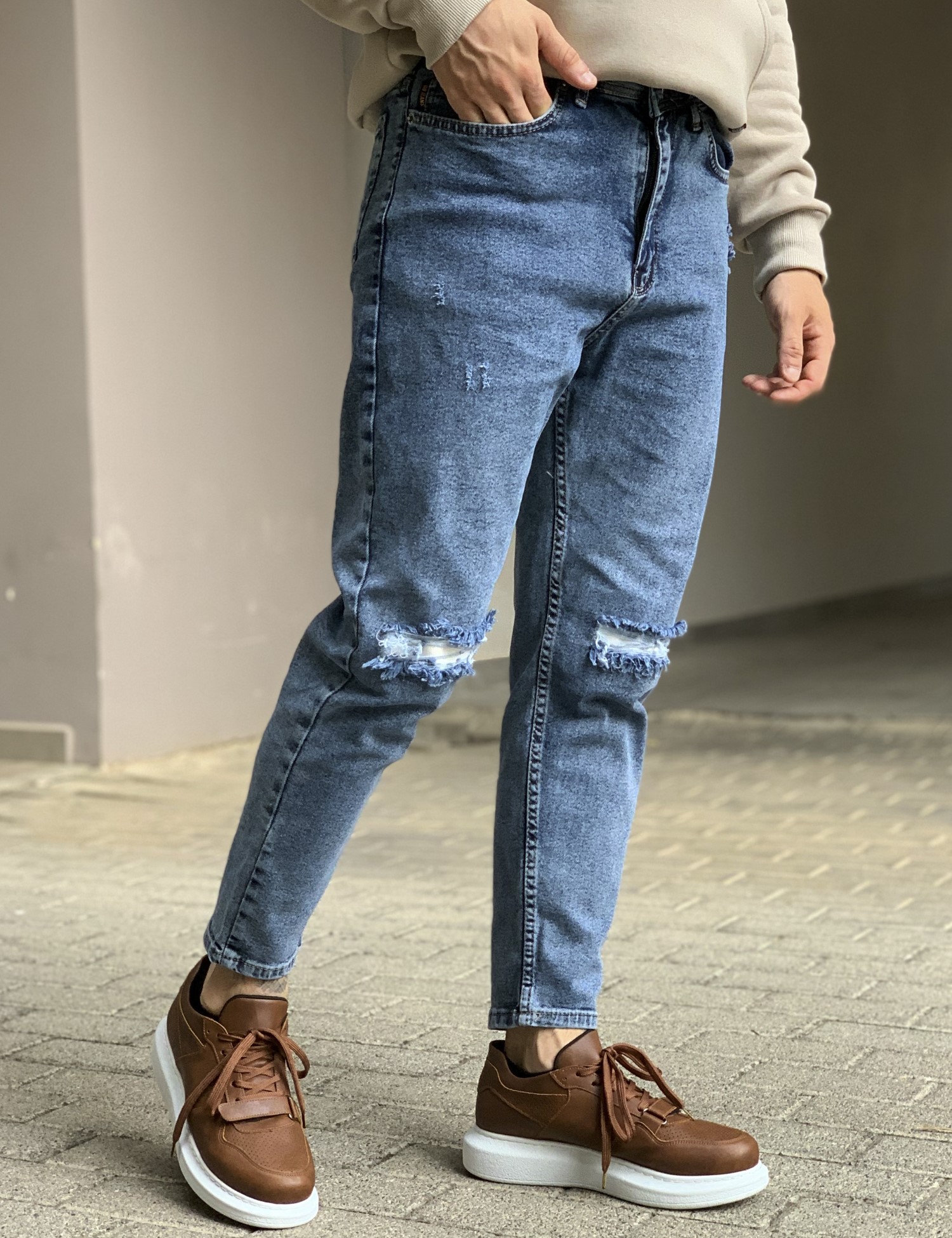 Ανδρικό σκούρο μπλε ελαστικό loose τζιν με σκίσιμο πεντάτσεπο με φερμουάρ 8393 φωτογραφία